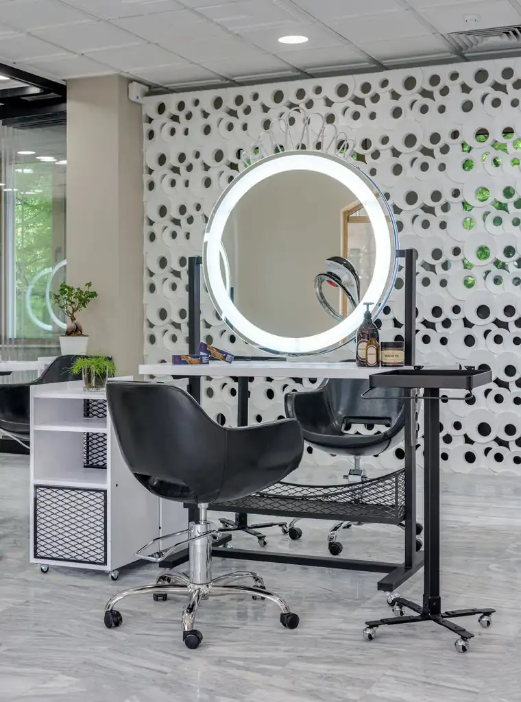 Salon interior 2